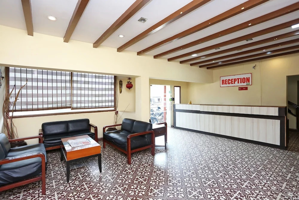 OYO Flagship 2207 Hotel Transit