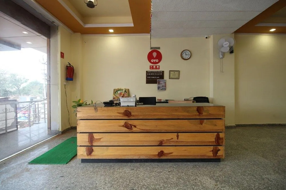 Oyo Flagship 33020 Kusum Vihar Jagat Pura