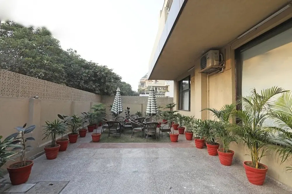 Hotel Tulip Suites By OYO Rooms