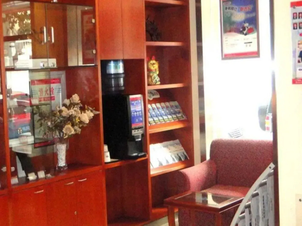 Hanting Hotel Wuhan Jiangtan Park