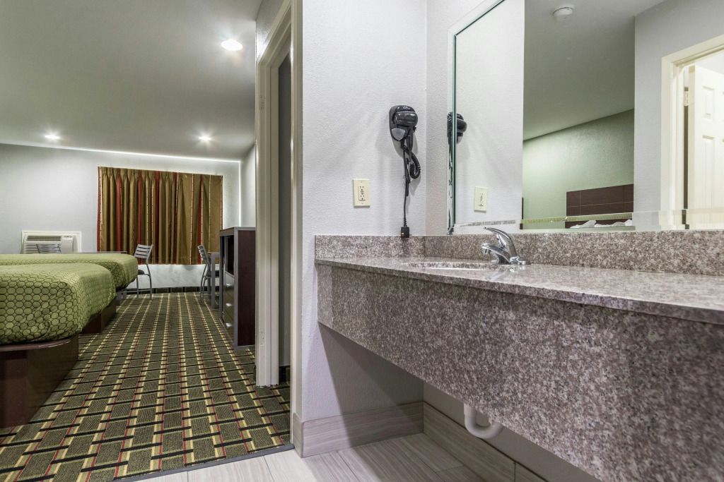 Scottish Inn and Suites Tomball