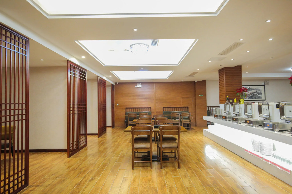 New Knight Royal Hotel Airport and International Resort