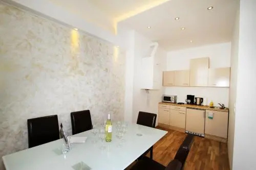 Aurellia Apartments