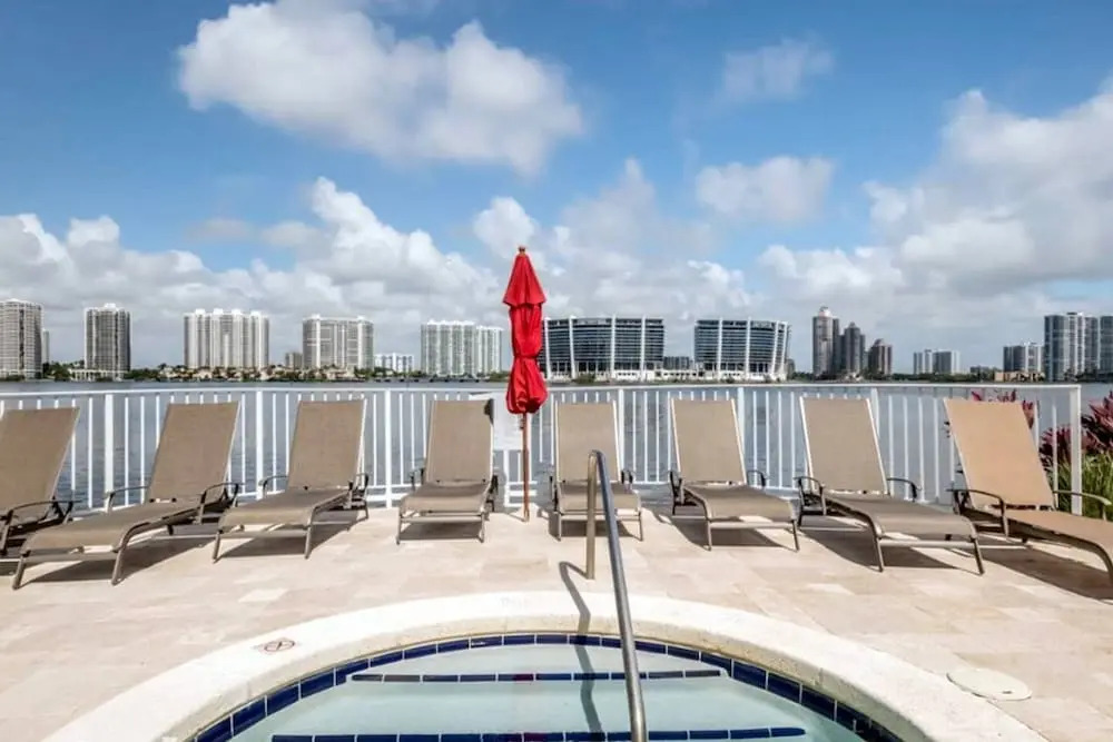 Le Marina Bay 304 - Condo 3 People, Sunny Isles