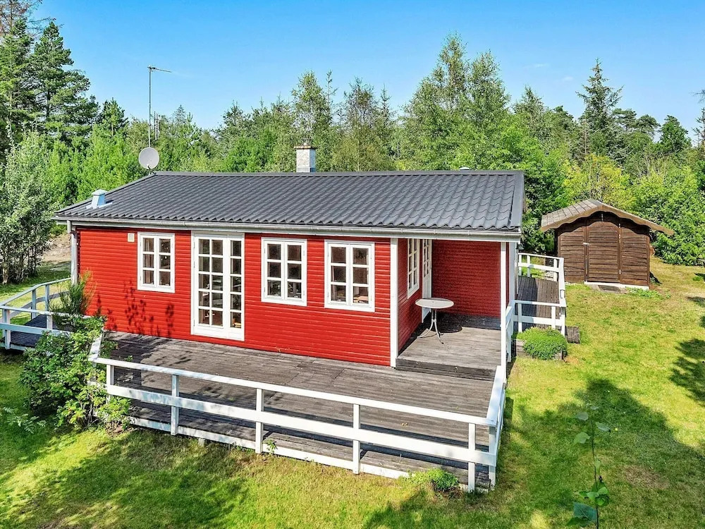 Rustic Holiday Home in Hemmet near Fjord
