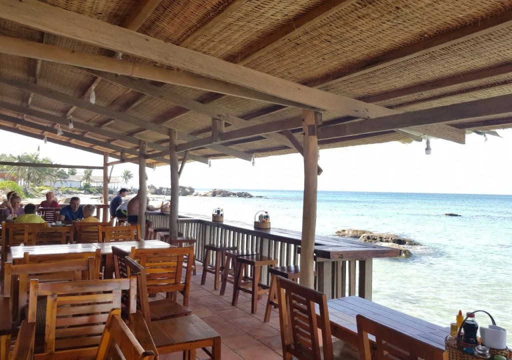 Free Beach Resort