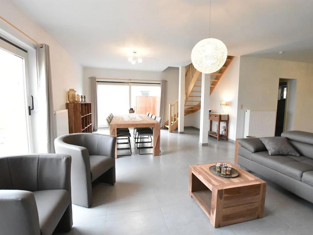 Serene Holiday Home in Diksmuide With Terrace and Garden