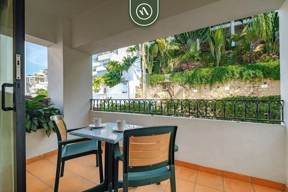 Amazing 1 BR Condo - Terrace - Pool - Romantic Zone