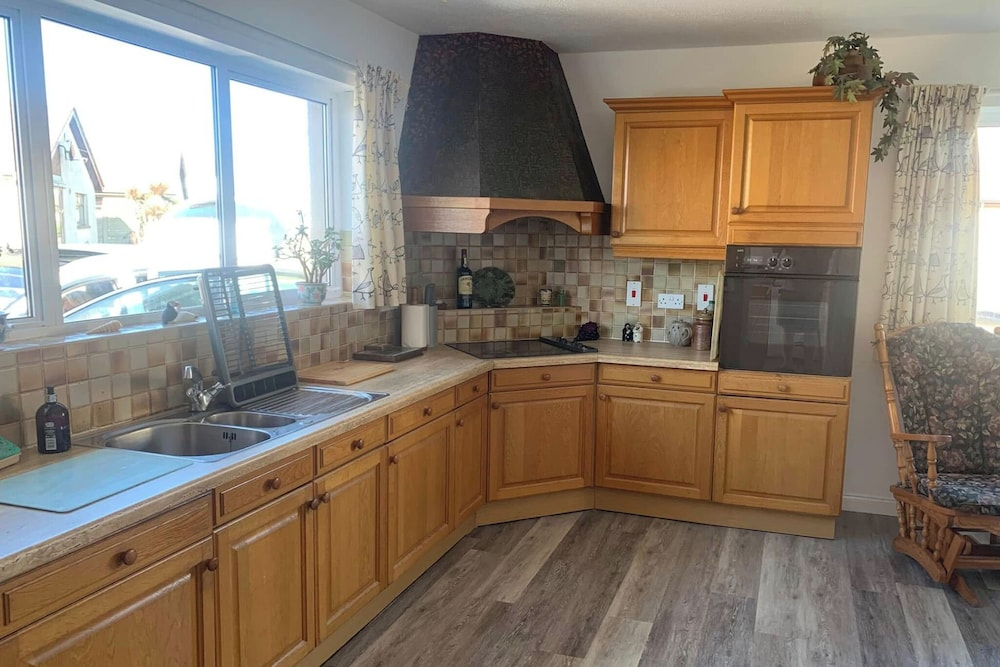 2-bed Cottage Sleeps 5 - Pets Ok - Free Parking