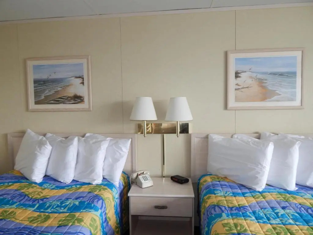 Thunderbird Beach Motel