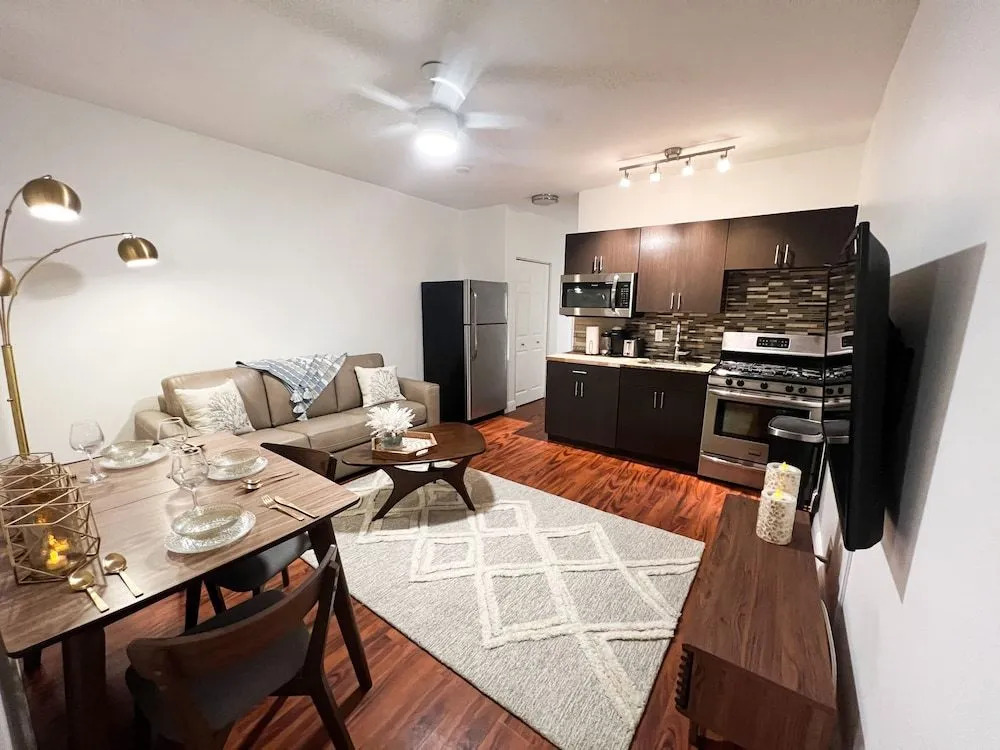The Pearl Beachside Apartments on Hollywood Beach