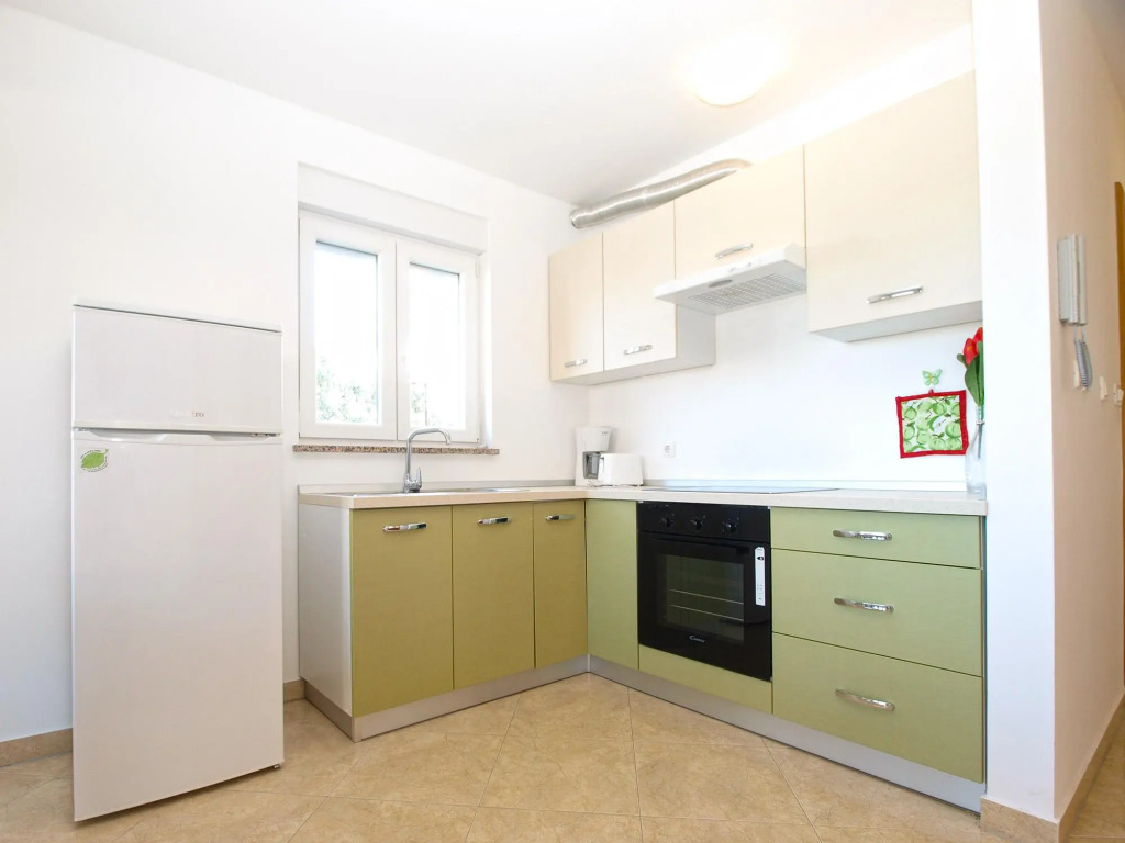 Apartment 1932