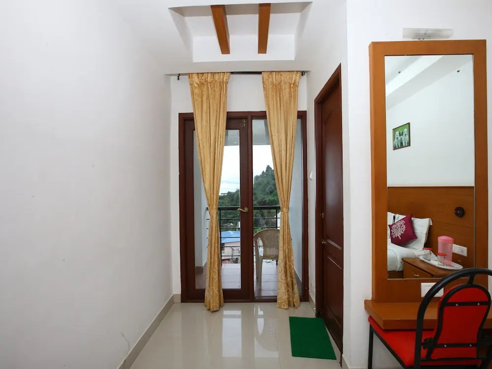 OYO 9950 Hotel Kurunji Meredian