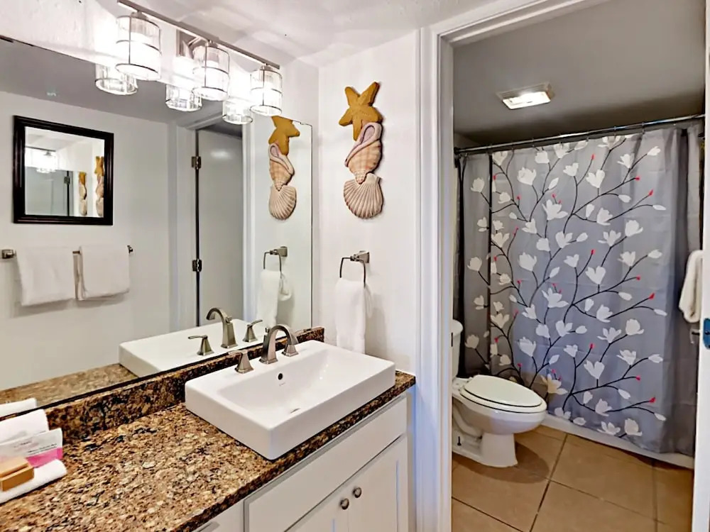 125 Sea Breeze - Studio Condo