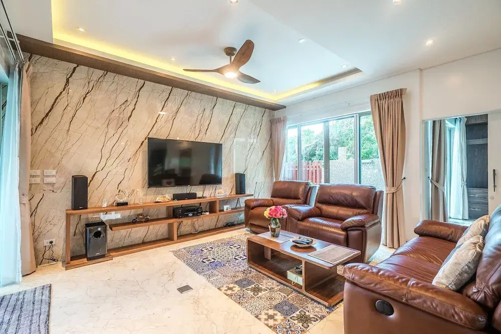 4BR Entertainment Villa Stan - Pool, Gym, Sauna & Jacuzzi