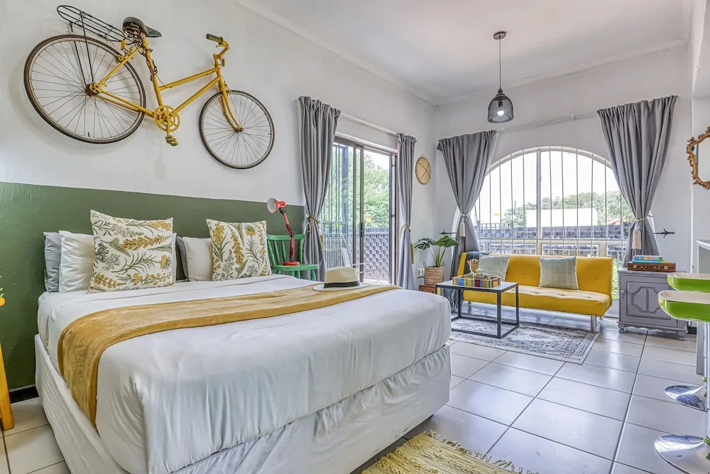 Chic Midtown Studio-1 Bed-solar-pool-fibre-samrand