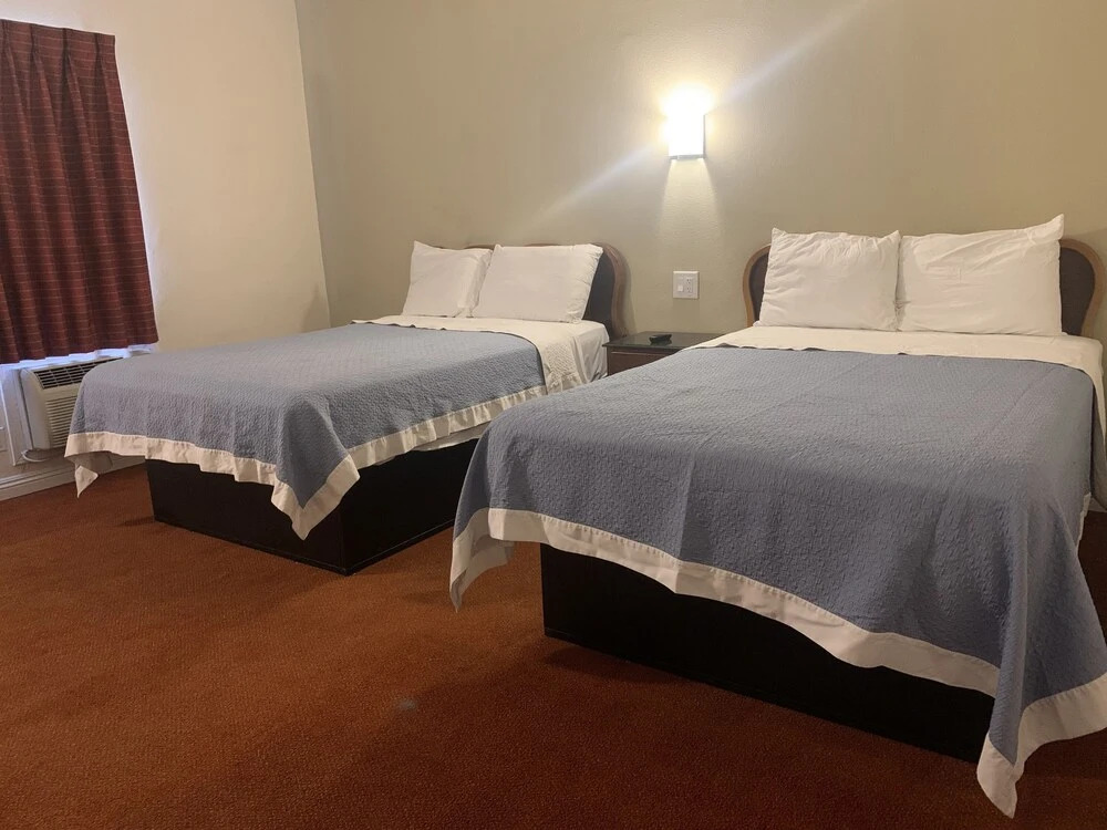 Ventura Beach House Motel