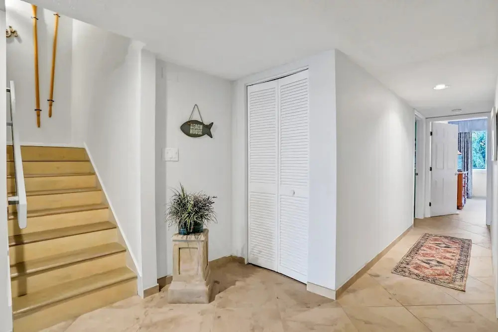 Oceanfront Condo With Direct Beach Access, Pool, Balcony, Grilling Area, & AC