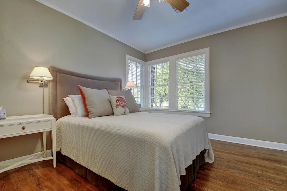 6BR 8BA Historic LBJ Estate near Lake Austin by RedAwning