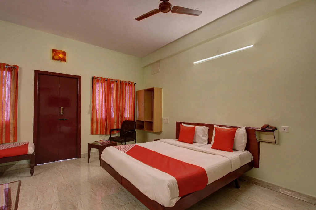 OYO 19959 Hotel Radhakrishna