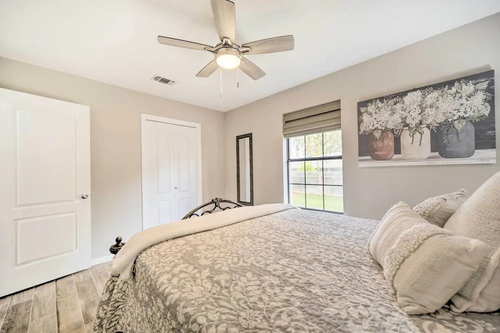 Fredericksburg Home w/ Hot Tub - 1 Mi to Dtwn