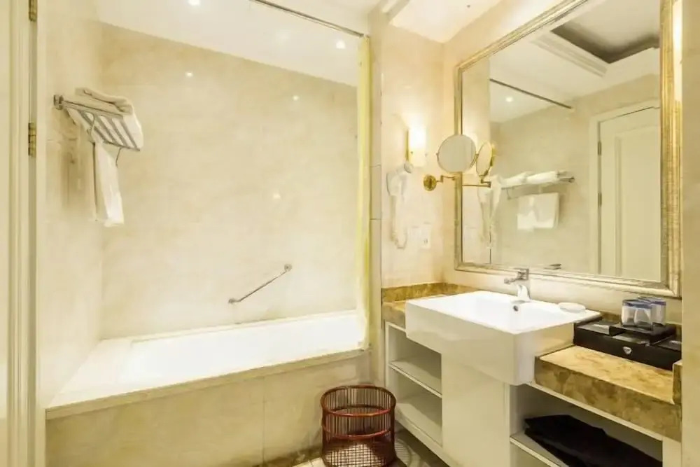 Kaiyuan Manju Select Hotel(Hongqiao Hub National Exhibition Center Sto