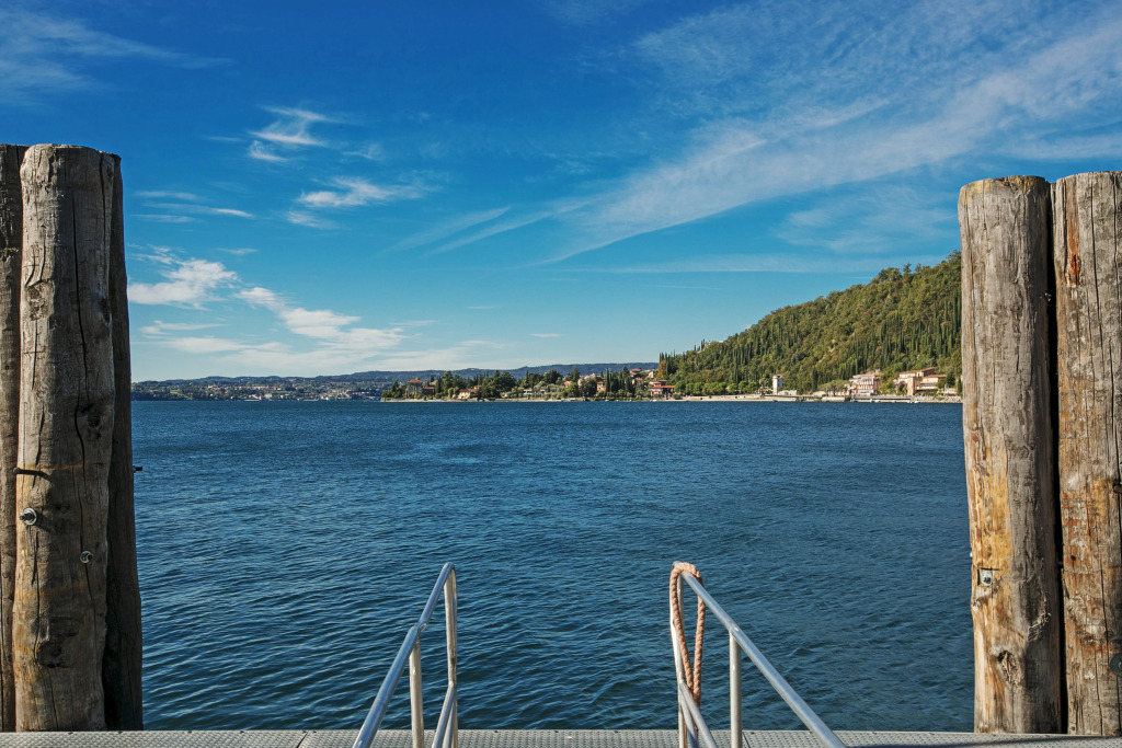 Spiaggia Azzurro -lakeside with terrace