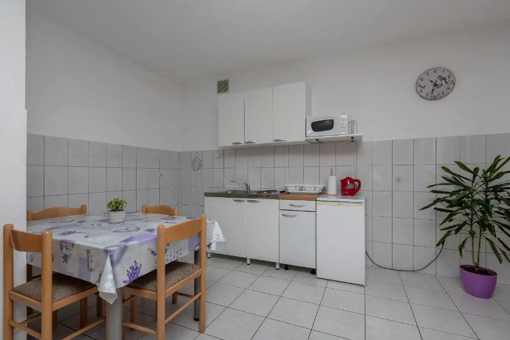 Family apartments Leona Makarska