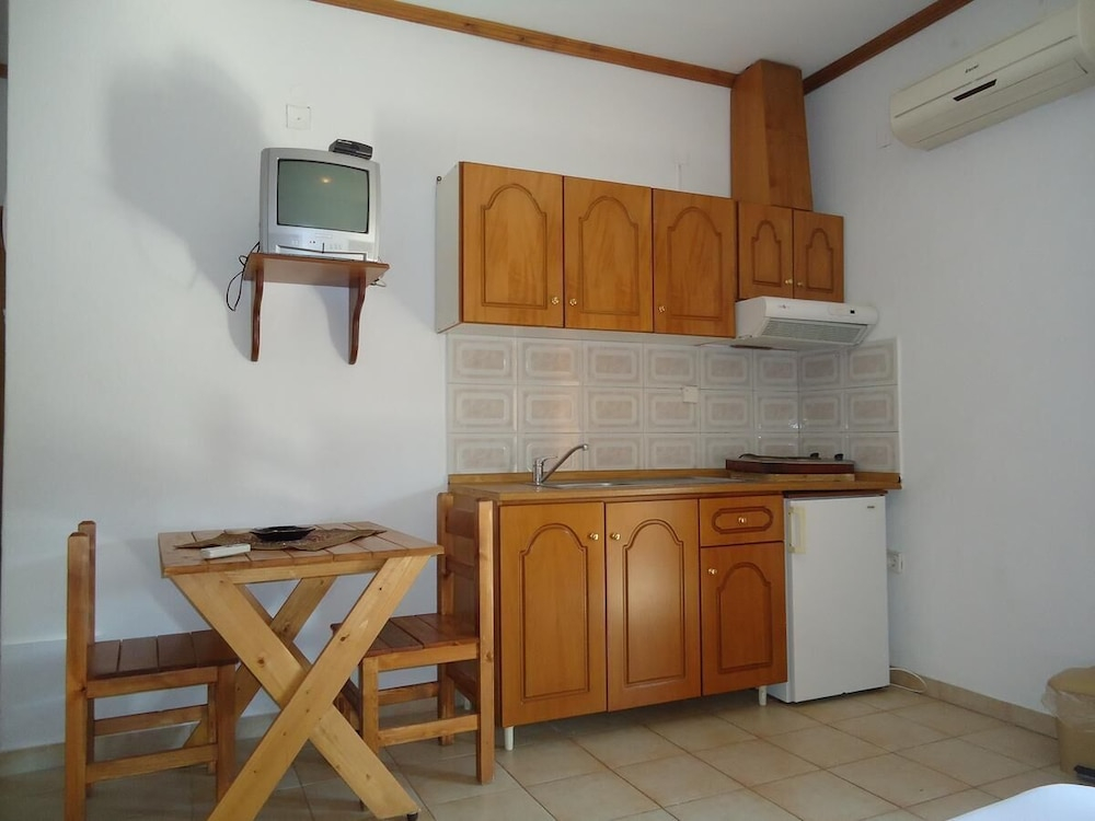 Gravanis Studios