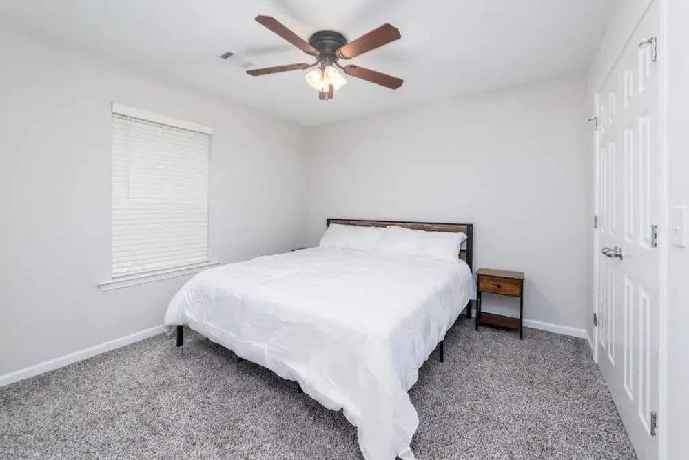 Near Rivercenter Ft Benning 1BR w Parking