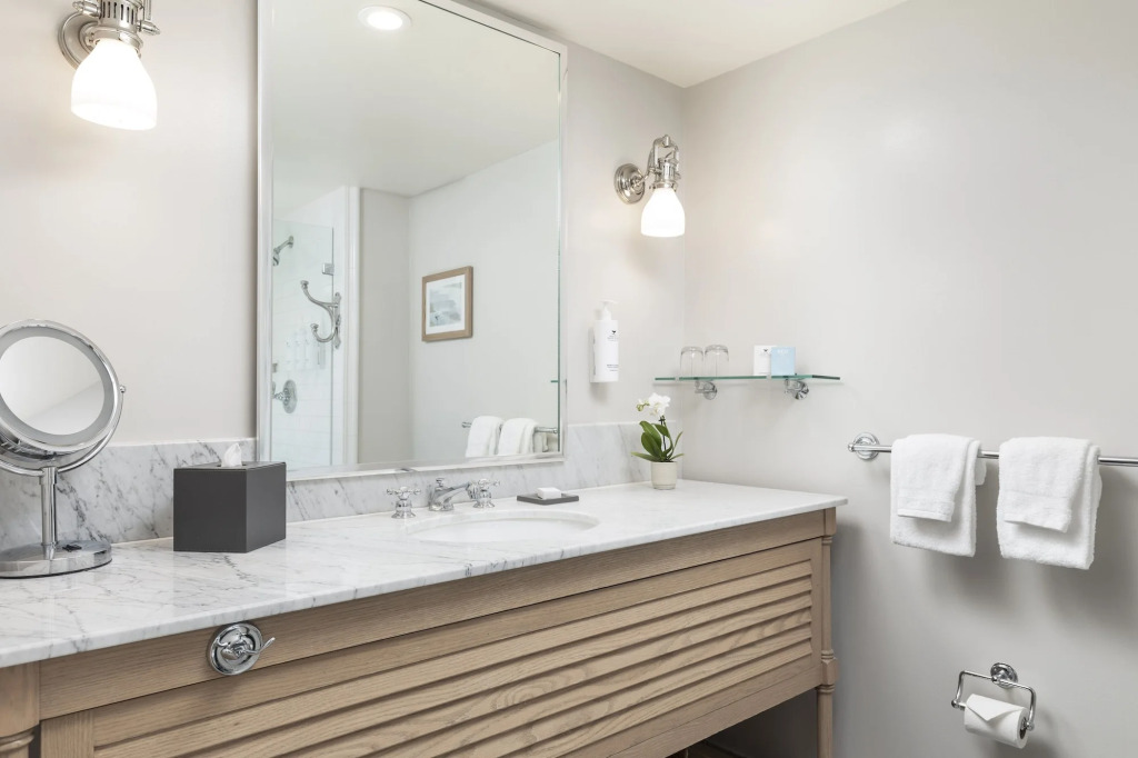 Portola Hotel & Spa