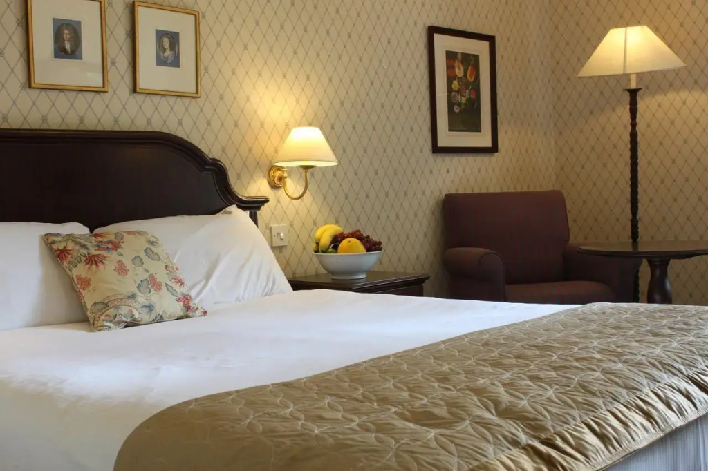 Kingston Lodge Hotel