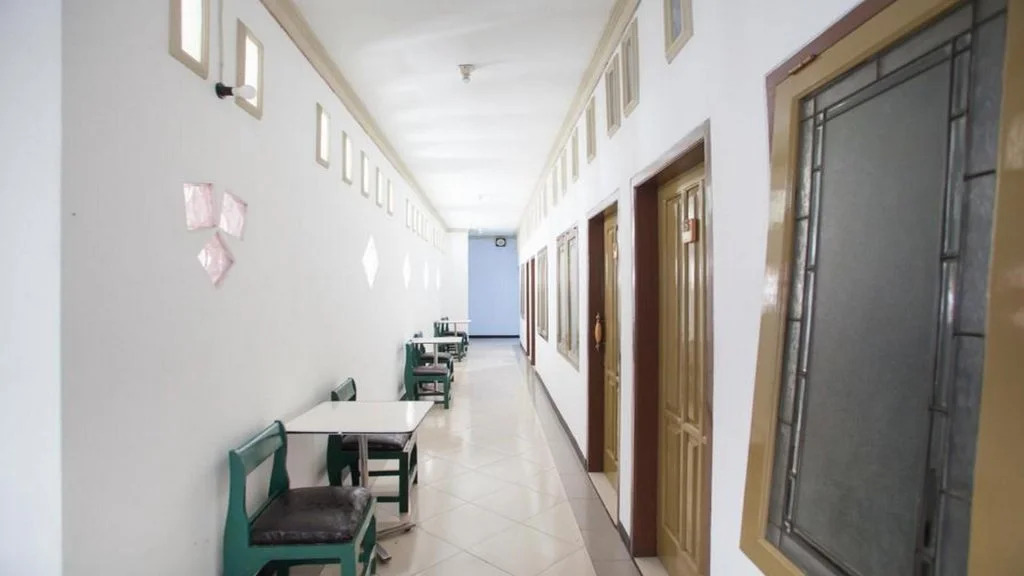 RedDoorz Syariah At Santana Stasiun Kepanjen