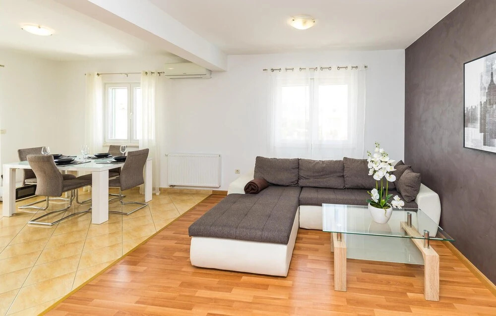 Nice Home in Kastel Novi With Sauna, Wifi and 8 Bedrooms