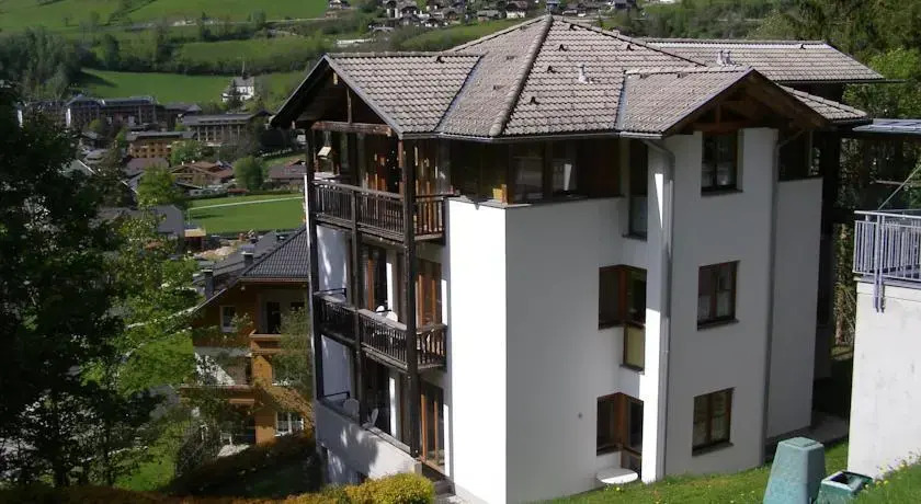 Haus im Turm