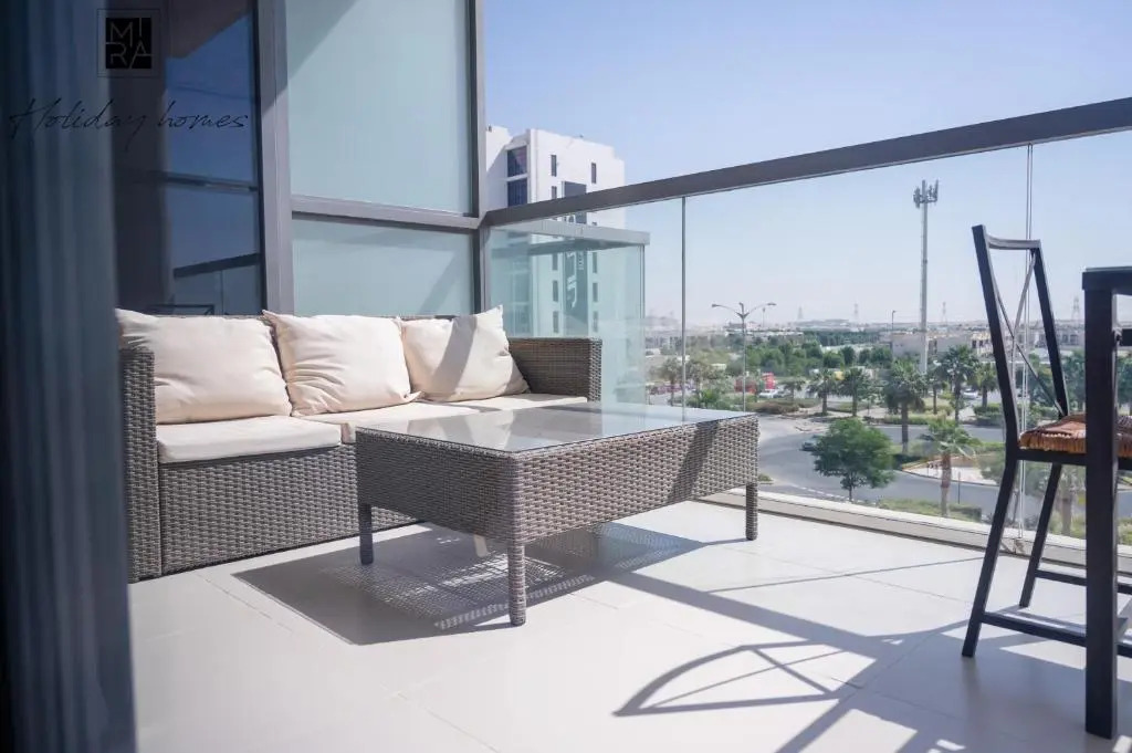 Mira Holiday Homes - Spacious Studio with Balcony - Free Wifi