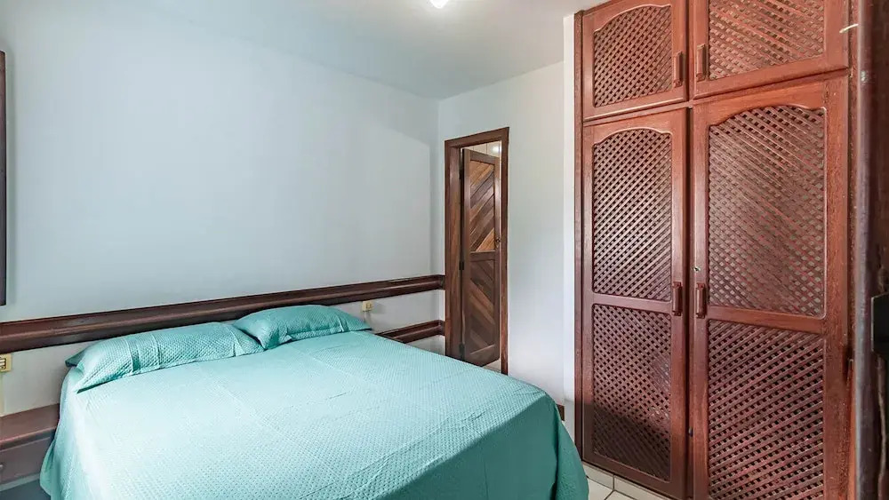 Casa com Piscina a 300m da Praia de Taperapu