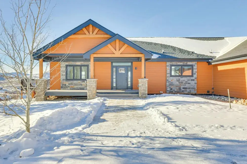 Great for Groups! Luxury Mtn-view Granby Home