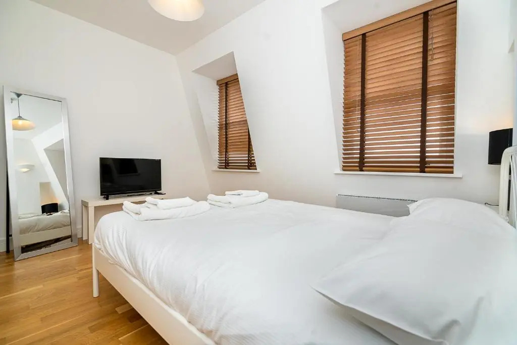 Modern 1 Bed Flat in Holborn, London for up to 2 people - with free wifi