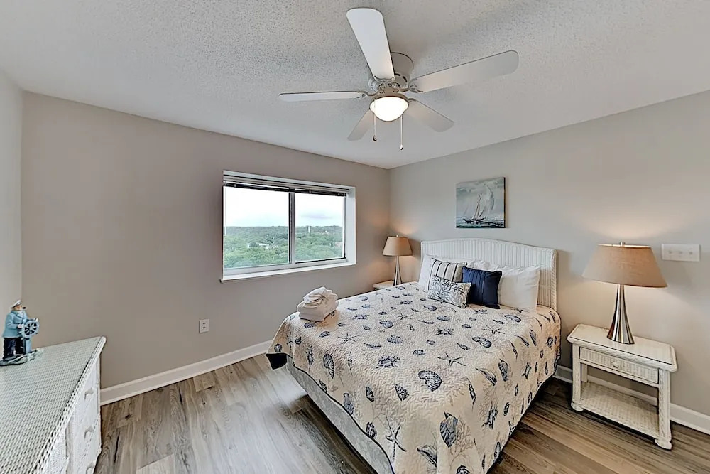 1101blue 2 Bedroom Condo