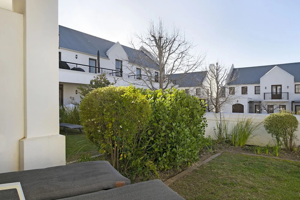 Winelands Golf Lodges 18