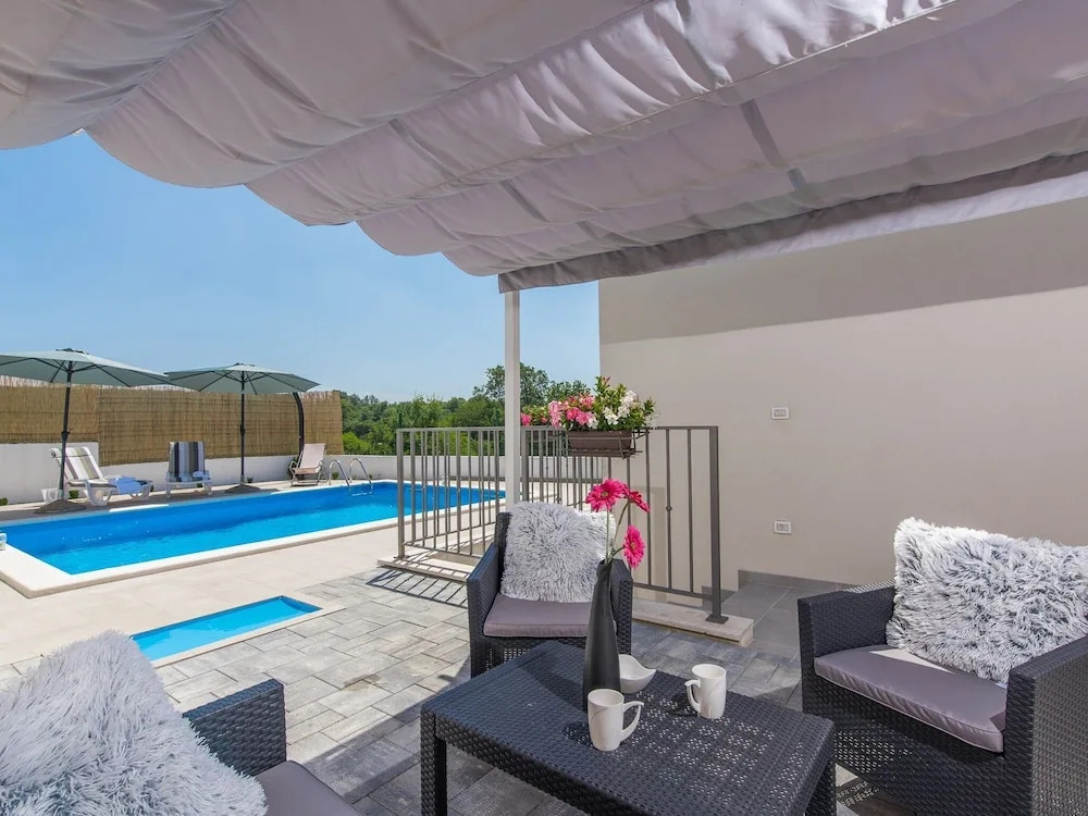 Modernly Equipped Holiday House Near Rovinj With Private Pool for 6 Person