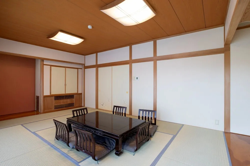 Hakone Ashinoko Bikeikan 箱根芦ノ湖 美景館