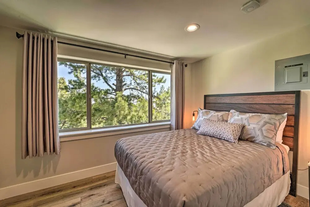 Hot Tub, Pool Table: Luxe Reno Chalet w/ Mtn View!