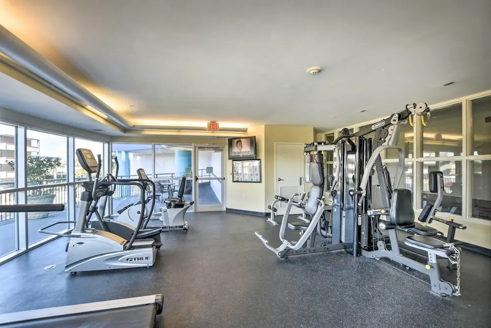 Beachfront Condo in Myrtle Beach w/ Pool Access