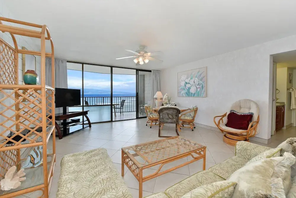Valley Isle #905 1 Bedroom Condo by RedAwning
