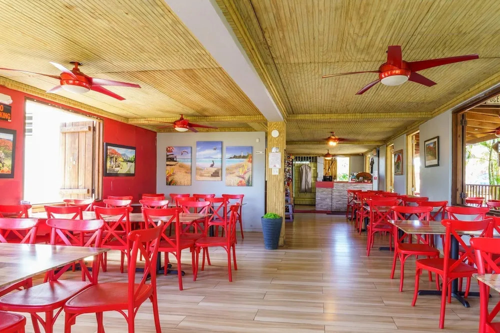 Red Flamboyan Guesthouse and Restaurant
