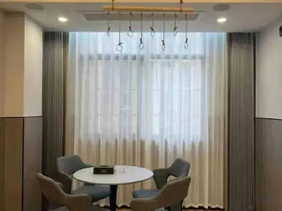 Aite Intelligence Home Furnishings 520 Experience Hall