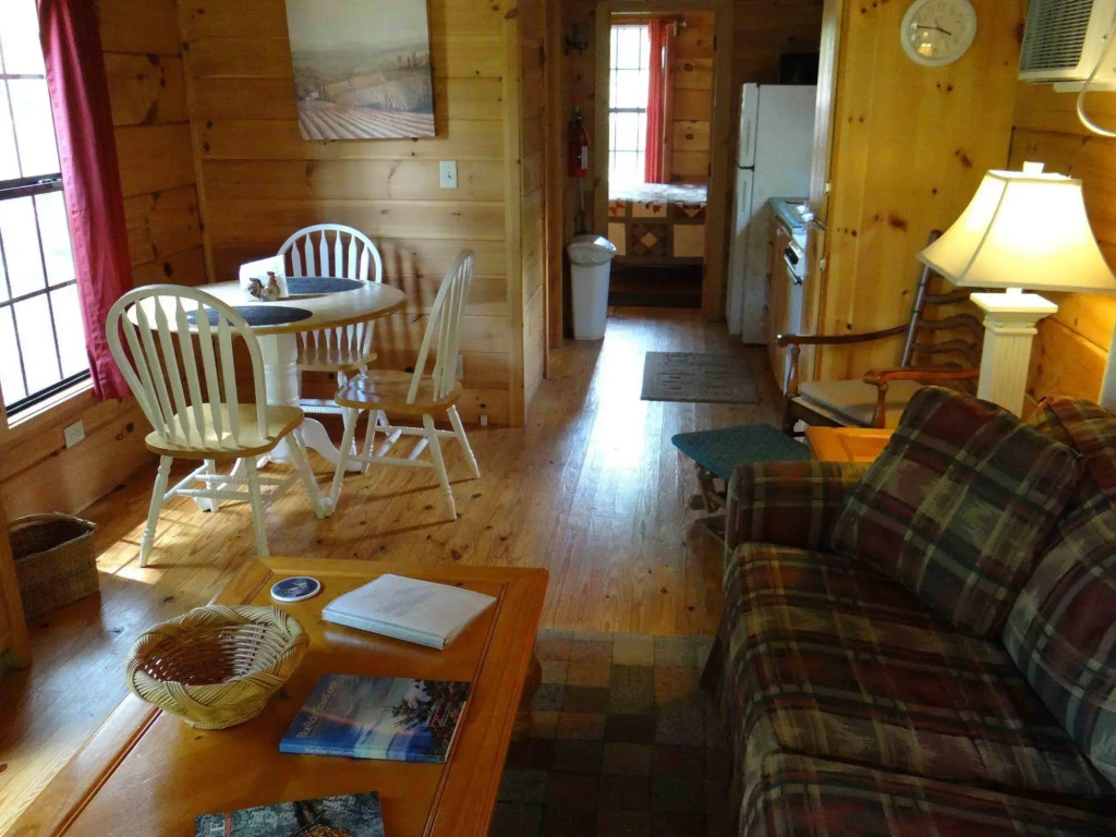 Engadine Inn and Cabins