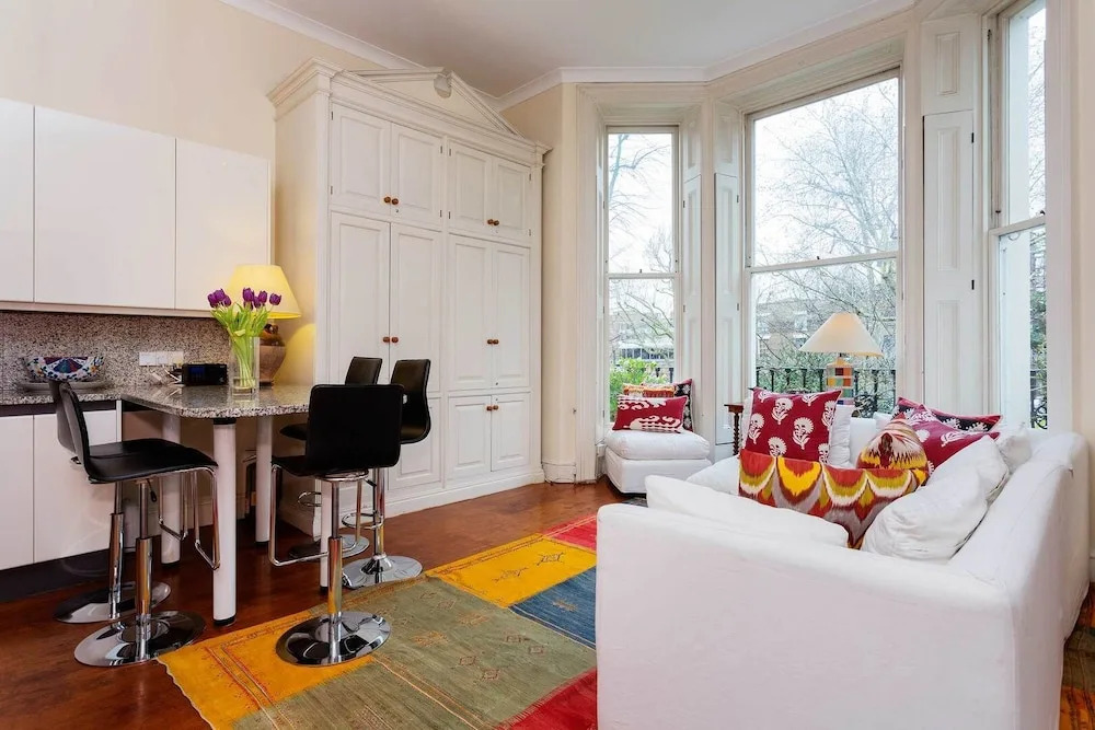 Holland Park Classicism